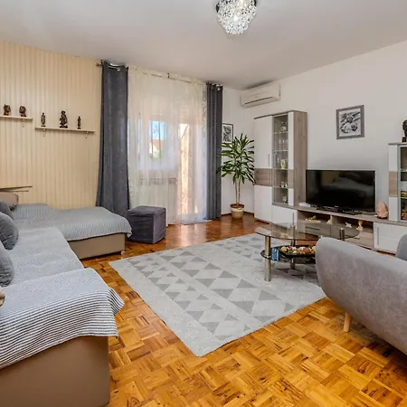 Apartment Seashell *