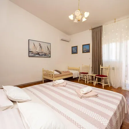 Apartment Seashell Kastela